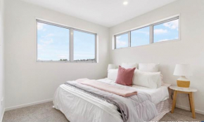 brand new townhouse homestay, free street parking